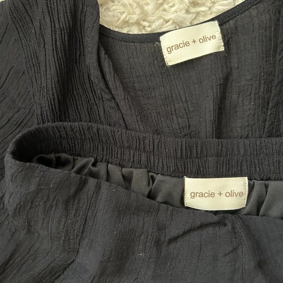 Gracie & Olive two piece set - Picture 3 of 4